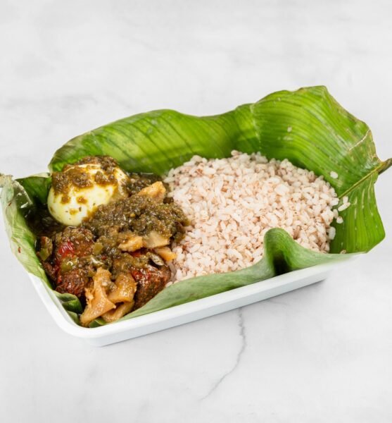 ShalomAfricanFood_OfadaRiceWAyamase_2880x2304